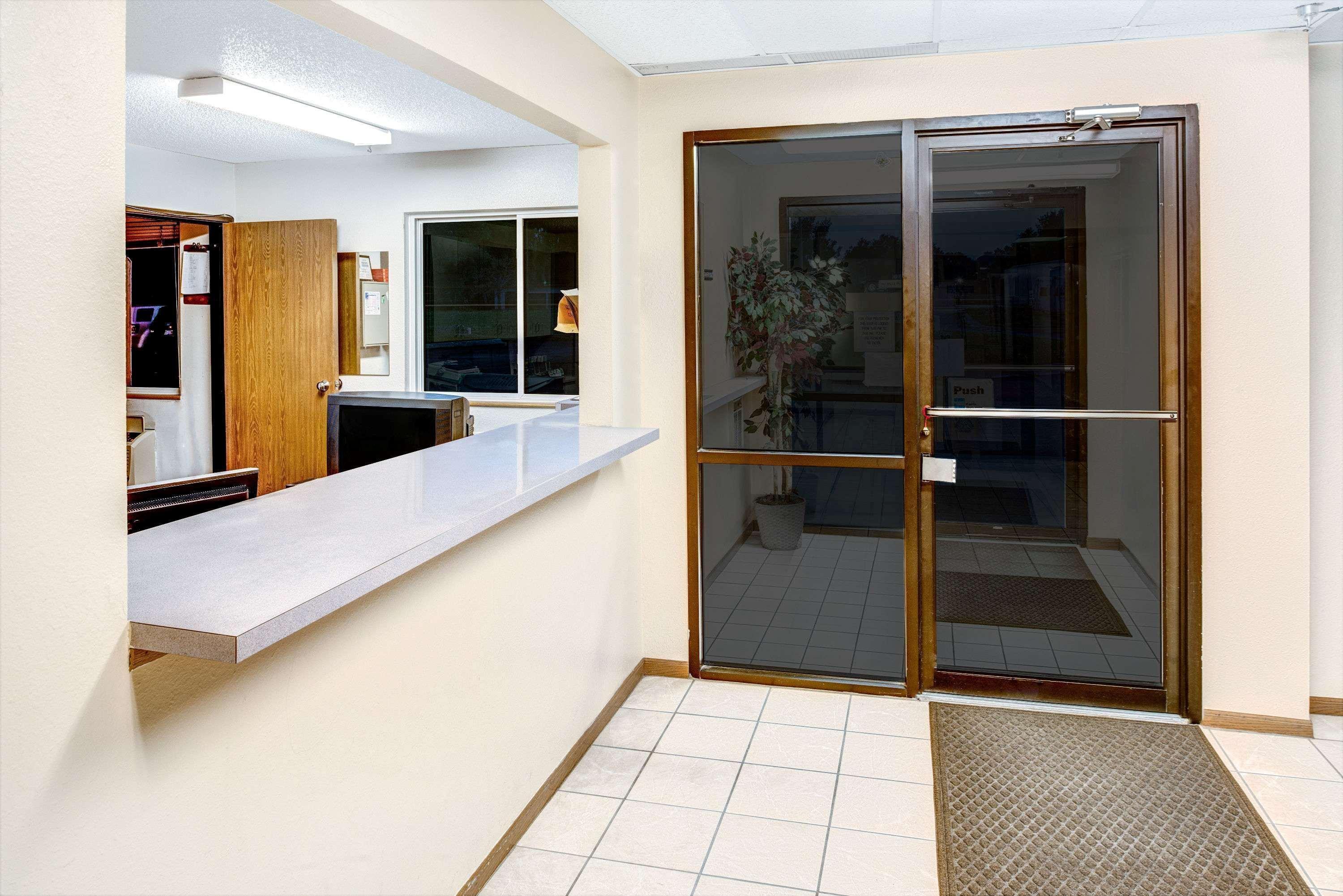 Hotel Super 8 By Wyndham 2*