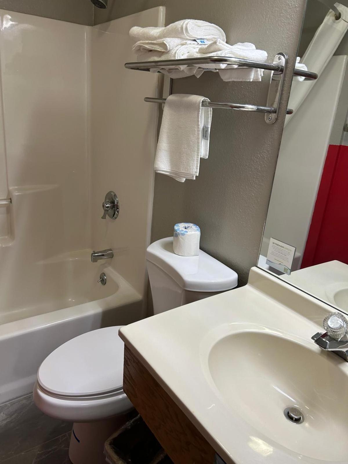 Super 8 By Wyndham Hotel Blair
