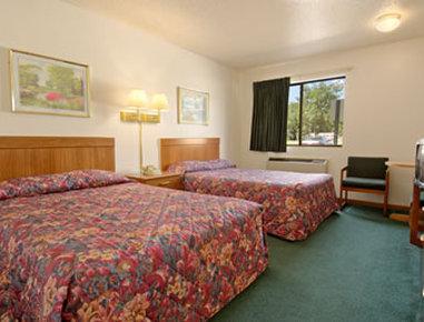 Super 8 By Wyndham Hotel 2*
